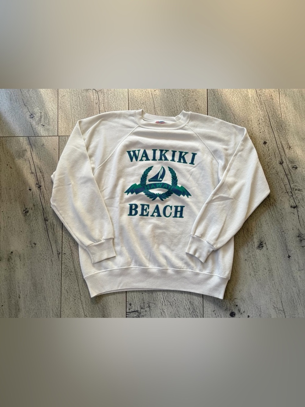Vintage 90s Hanes Waikiki Beach Hawaii Sweatshirt Large White Sailboat Crewneck